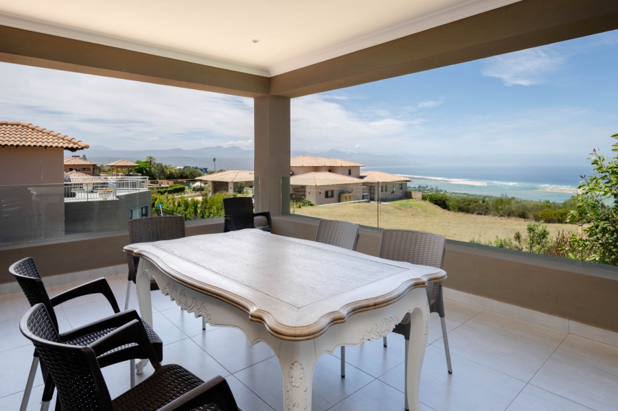 4 Bedroom Property for Sale in The Hill Western Cape